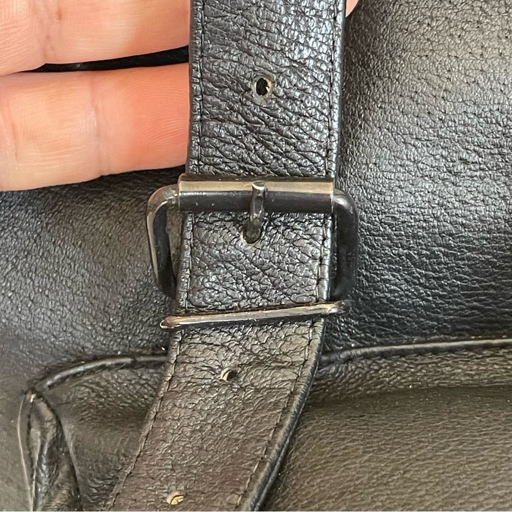Stylish Black Leather Medium Backpack - Picture 14 of 16